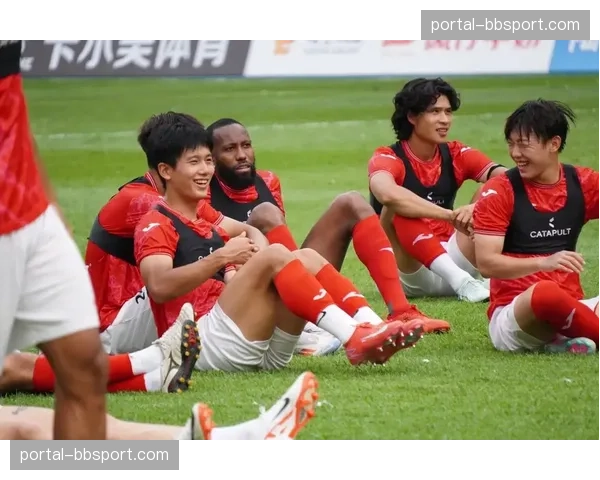 重庆铜梁龙vs深圳新鹏城：西南新贵对决，铜梁龙捍卫主场不败