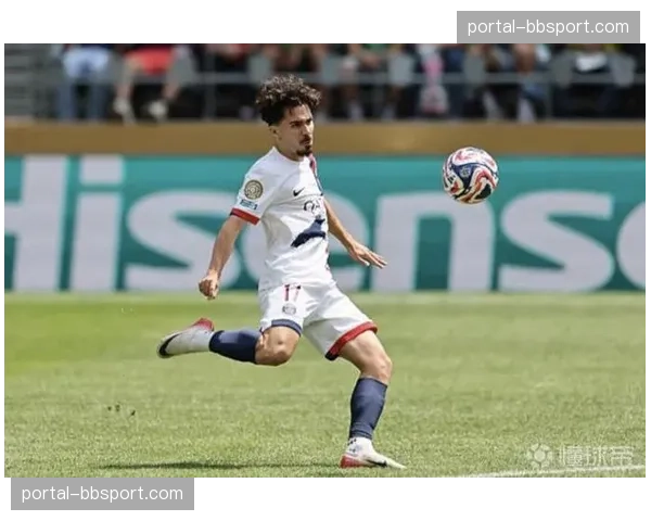 巴黎圣日耳曼中场维蒂尼亚因脚跟损伤缺阵